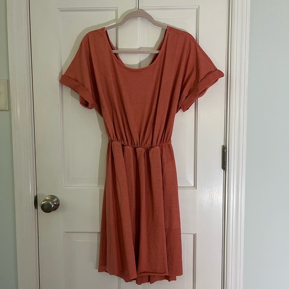🌟Free People Beach T Shirt Coral Dress Open Back Size Medium - Picture 1 of 5